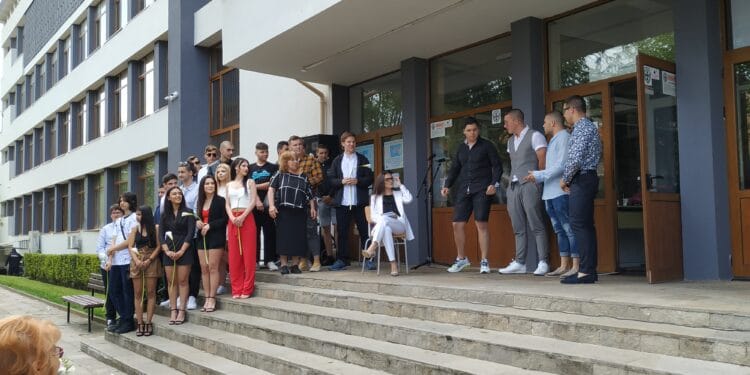 Несебър изпрати своите абитуриенти, те оставиха подарък
