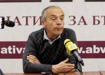 Доц. Мангъров: Всички мерки да отпаднат, безсмислени са