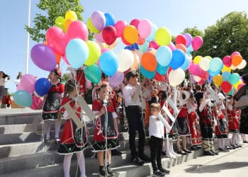 180 балона с буквите полетяха в Стара Загора