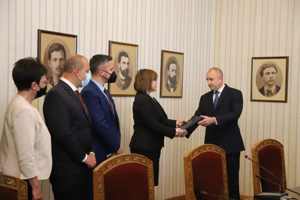 БСП върна мандата, изборите - на 11 юли 1 БСП върна мандата на президента