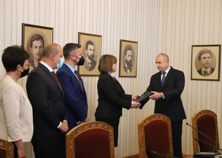БСП върна мандата на президента