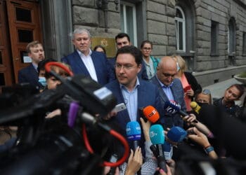 Даниел Митов заяви, че ГЕРБ са събрали 32 000 подписа
