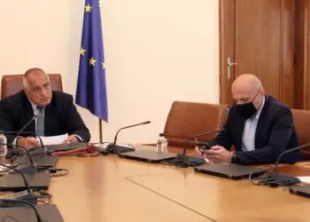 Дончев увери: Всички програми и финансови проекти работят