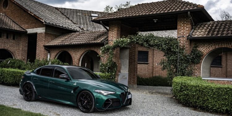 Giulia GTA е оборудвана с 2.9 V6 Bi-Turbo двигател, подобрен до максималните 540 к.с.