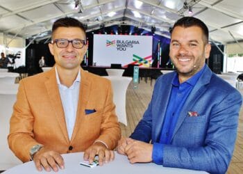 Може да запазите своето място на https://bulgariawantsyou.com/events.