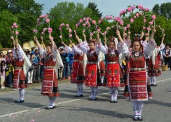 Казанлък патентова уникалния Празник на розата
