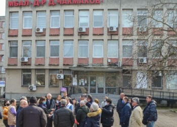 Хората в Раднево не искат да остават без болница
