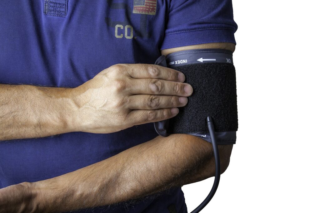 Плевенчани мерят кръвно и получават съвети за здраве 1 blood pressure monitor 1749577 1920