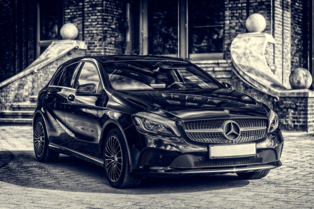 Абитуриенти получават безплатно автомобил за празничната вечер 1 mercedes 3417100 1920