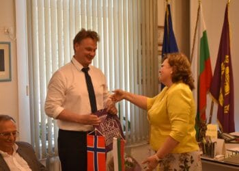 Корнелия Маринова прие представителите на „ЕМПИЕНЕРДЖИ“ ООД