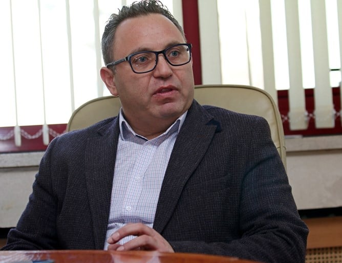 Съдът спря смяната на ръководството на „Автомагистрали“ 1 Спирането на вписването е станало по иск на настоящия изпълнителен директор на дружеството Стоян Беличев.