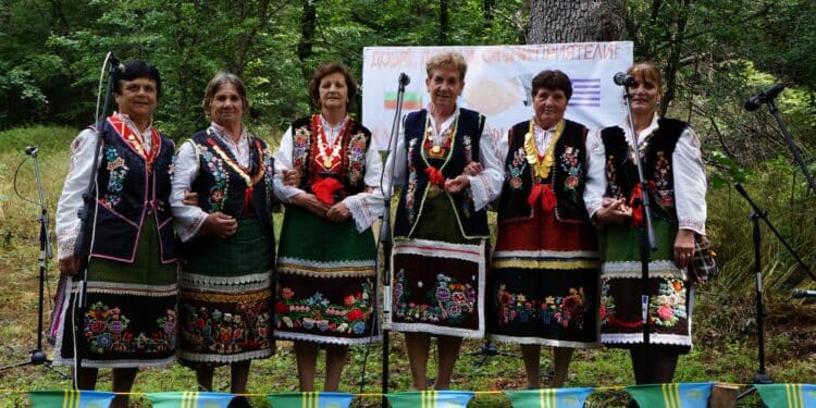На 13 юни край изградения през 2016 г. параклис „Св. Атанасий Велики“ отново се събраха стотици