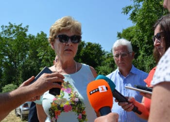 Комитова инспектира трасето на участък 5 от магистрала „Хемус“