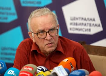 ЦИК няма да преговаря за машините: Избори ще има и без тях