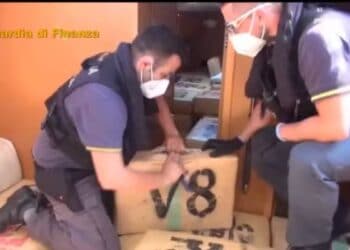 Трима българи и 6 тона хашиш са задържани край Палермо