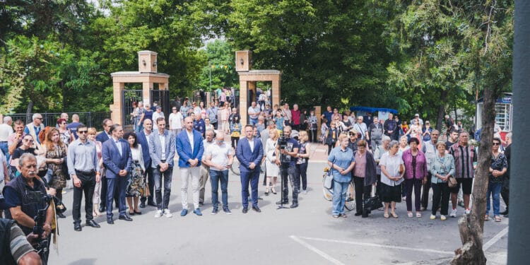 Камерен оркестър откри новата ротонда в Ямбол