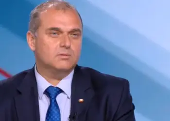 ДПС трябва да бъде заличена. Според Конституцията не може да съществуват партии на верска и етническа основа