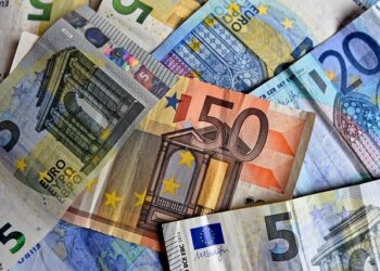 Решиха окончателно за еврото. Вдигат парното с 40% от 1 юли 4 Снимката е илюстративна