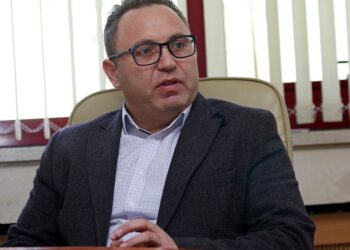 Спирането на вписването е станало по иск на настоящия изпълнителен директор на дружеството Стоян Беличев.