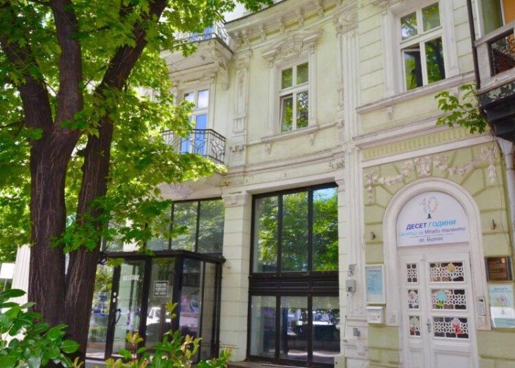 Бургас раздава награди на най-талантливите си деца 1 Бургас раздава награди за най-талантливите си деца