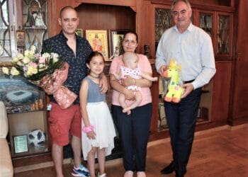 Георг Спартански връчи на родителите еднократна финансова помощ от 600 лв