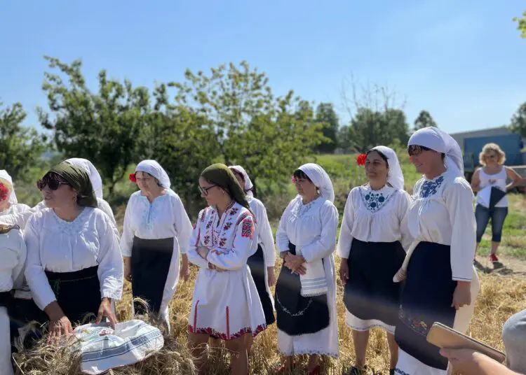 Със стар български ритуал откриха жътвата в Долна Студена.
Снимка: Община Ценово