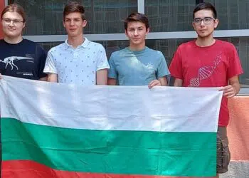Учениците, които ни представиха на олимпиадата.