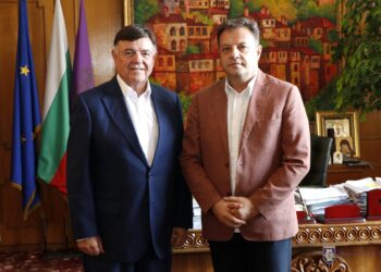 Даниел Панов и посланика на Аржентина н. пр. Алфредо Атанасоф.