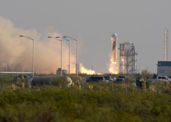 Ракетата на Безос полетя на 20 юли.