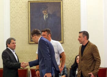 Консултации на "Има такъв народ" с ДПС