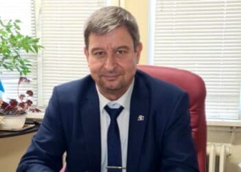 Юлиан Петров