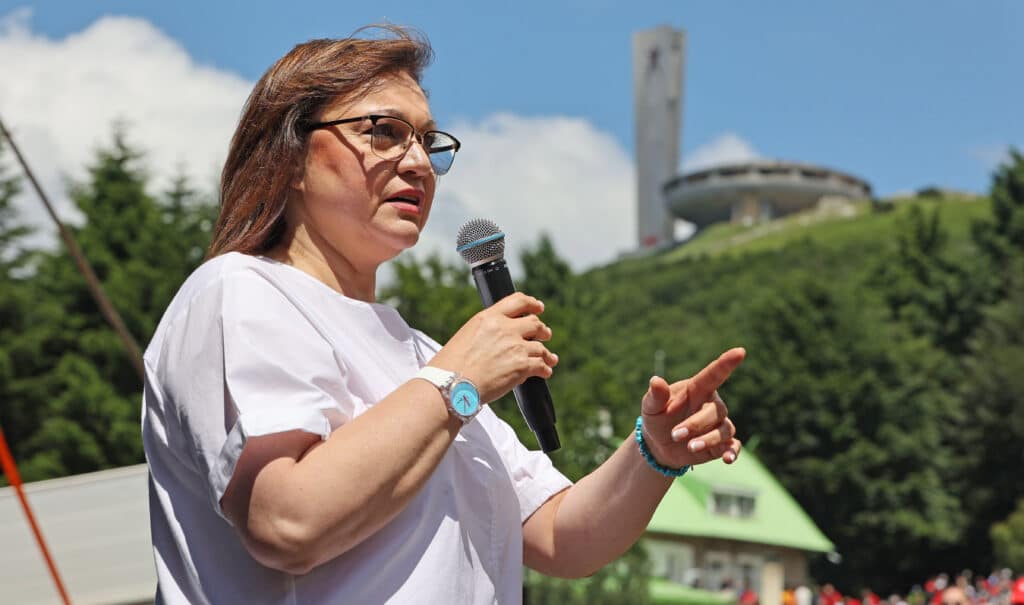 Корнелия Нинова
