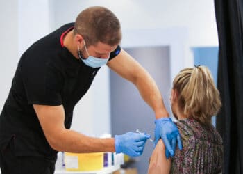 Почти милион у нас са със завършен имунизационен цикъл
