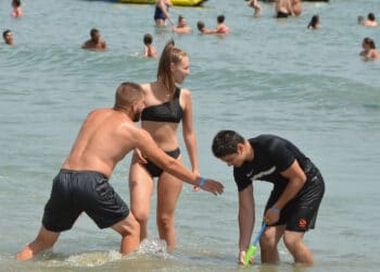 Морето е едно от спасенията от жегата.