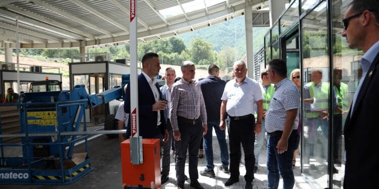 Стефан Янев разгледа на място строителните работи на обекта.