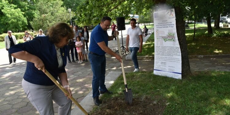 Първа копка на модерния скейт парк в Ловеч