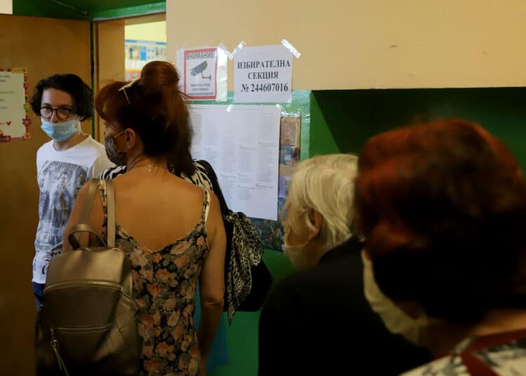 Почти 12% е избирателната активност (по градове) 1 Вижте как гласуваха хората по области.
Снимка: Красимир Свраков