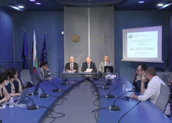 Външно ще предложи българите в чужбина да гласуват по пощата