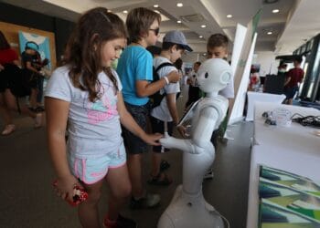 В Sofia Tech Park се провежда еднодневния фестивал на науката "Ало, Космос! Говори България".