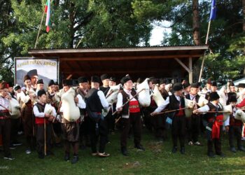 Гайдарското надсвирване в село Гела.