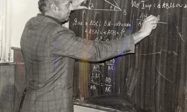 Немската гимназия с тържество за 90 г. юбилей на Любен Петракиев