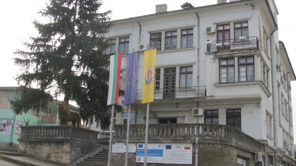 Продават на търг бившата автогара в Златарица 1 Златарица