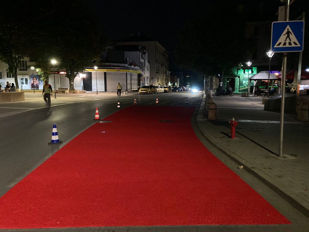 Противохлъзгаща маркировка пази от ПТП-та в Ямбол