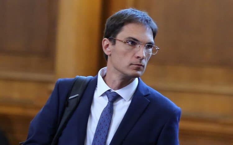 амо малка част от пожарите са възникнали от естествени причини