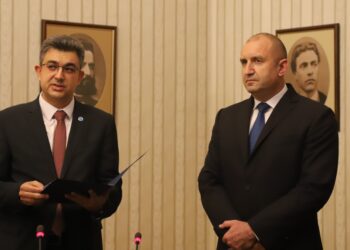 От вълнение: Николов забрави да обяви министър