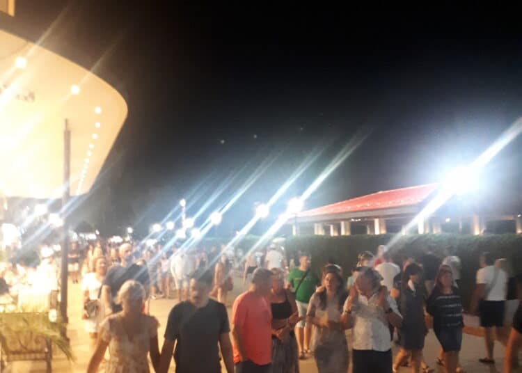 Българите хранят сезона на Златни пясъци, омлетът удари 12 лв.