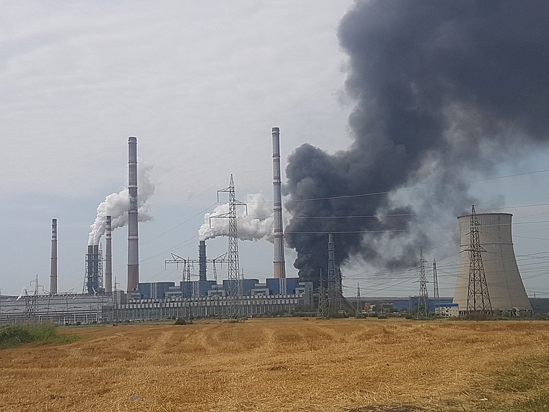 800px Запалване на комин в ТЕЦ 2 в България