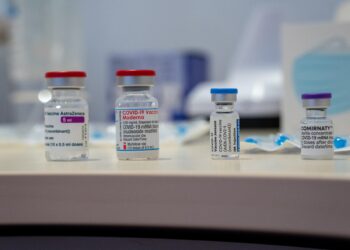 Всеки трети си слага ваксина в мола, 100% ръст на желаещите
