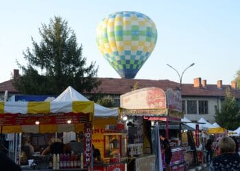 С шествие, оркестър и заря откриха Видинския панаир