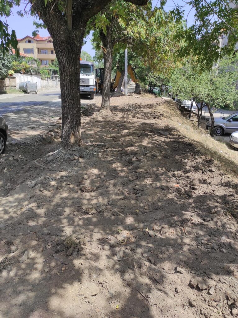 Ударно подновяват тротоари и бордюри в Стара Загора
